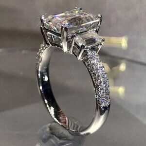 😍Crystal Clear Radiant Cut Pure CZ Dainty Fashion Silver Ring for Women, L243